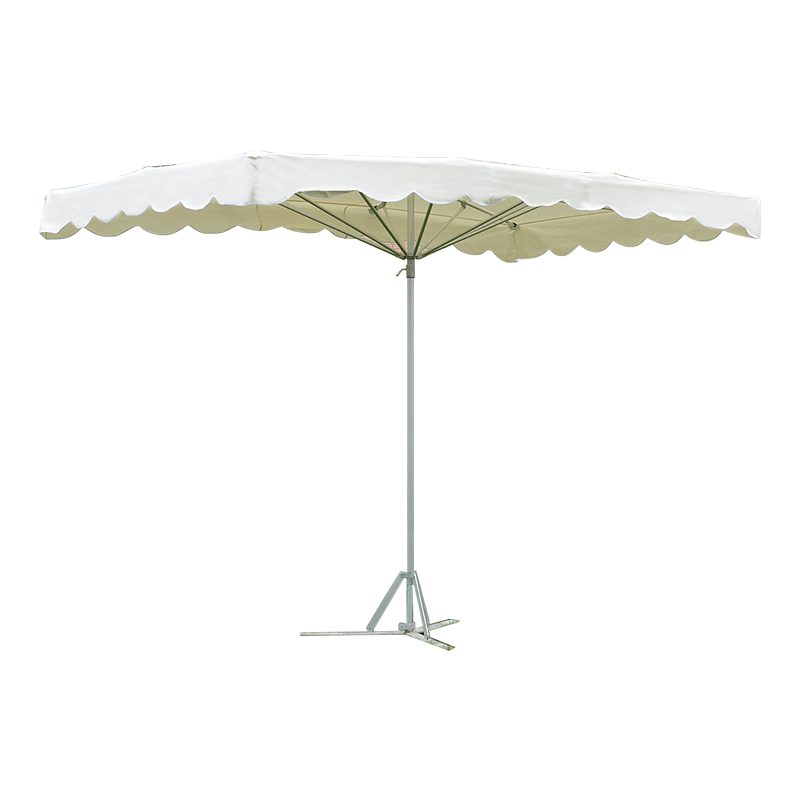 Table du rectangle noir et parapluie de patio du marché